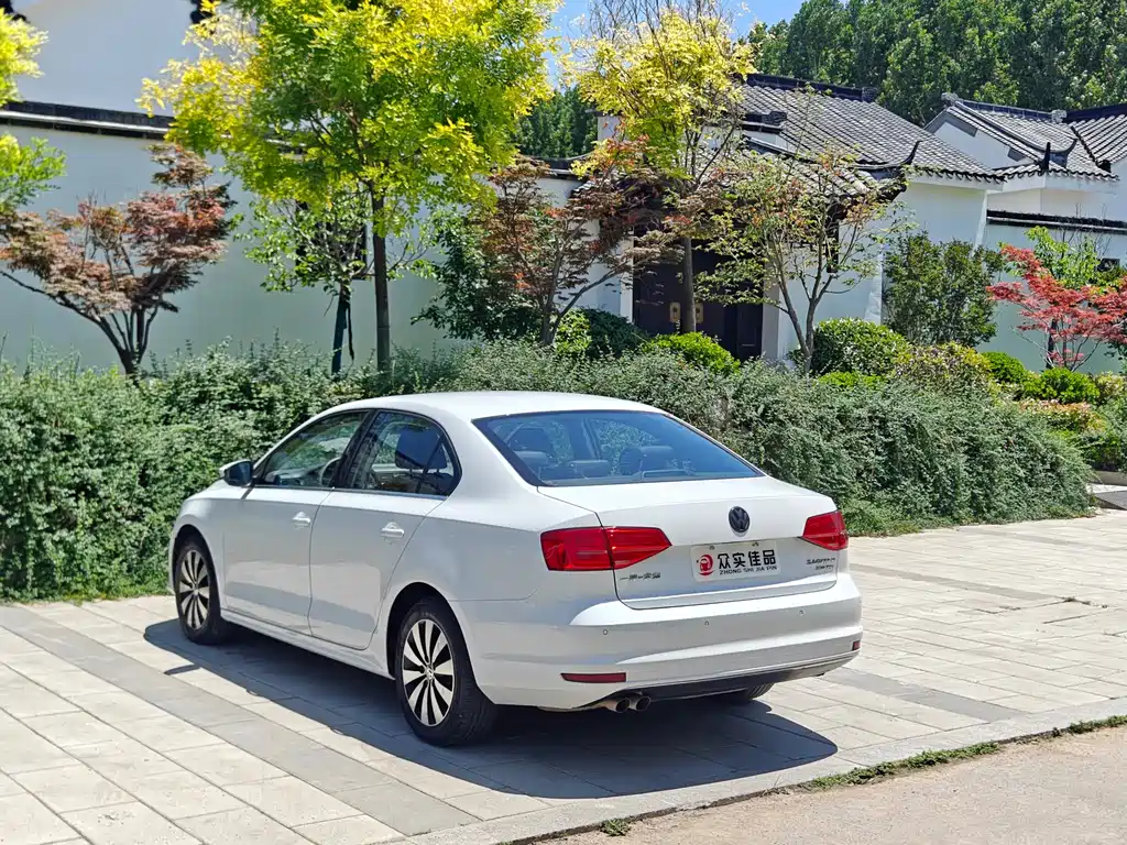 Volkswagen Sagitar 2015 230TSI AT Luxury