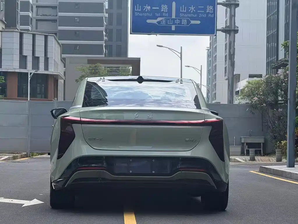 Hongqi Hongqi EH7 — миниатюра 8