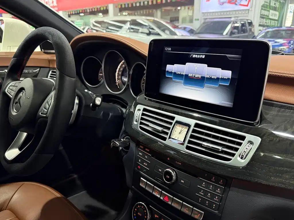 Mercedes-Benz CLS — миниатюра 9