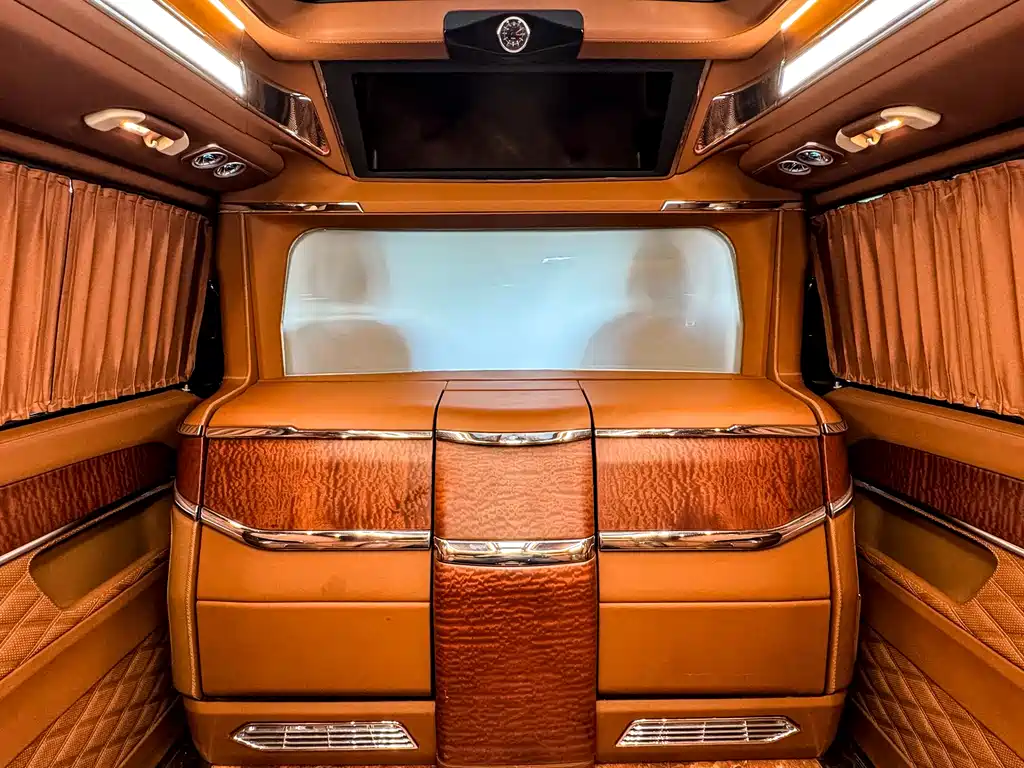 Mercedes-Benz V-Class 2021 — фото 12