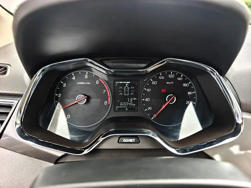 Baojun 310W — миниатюра 12