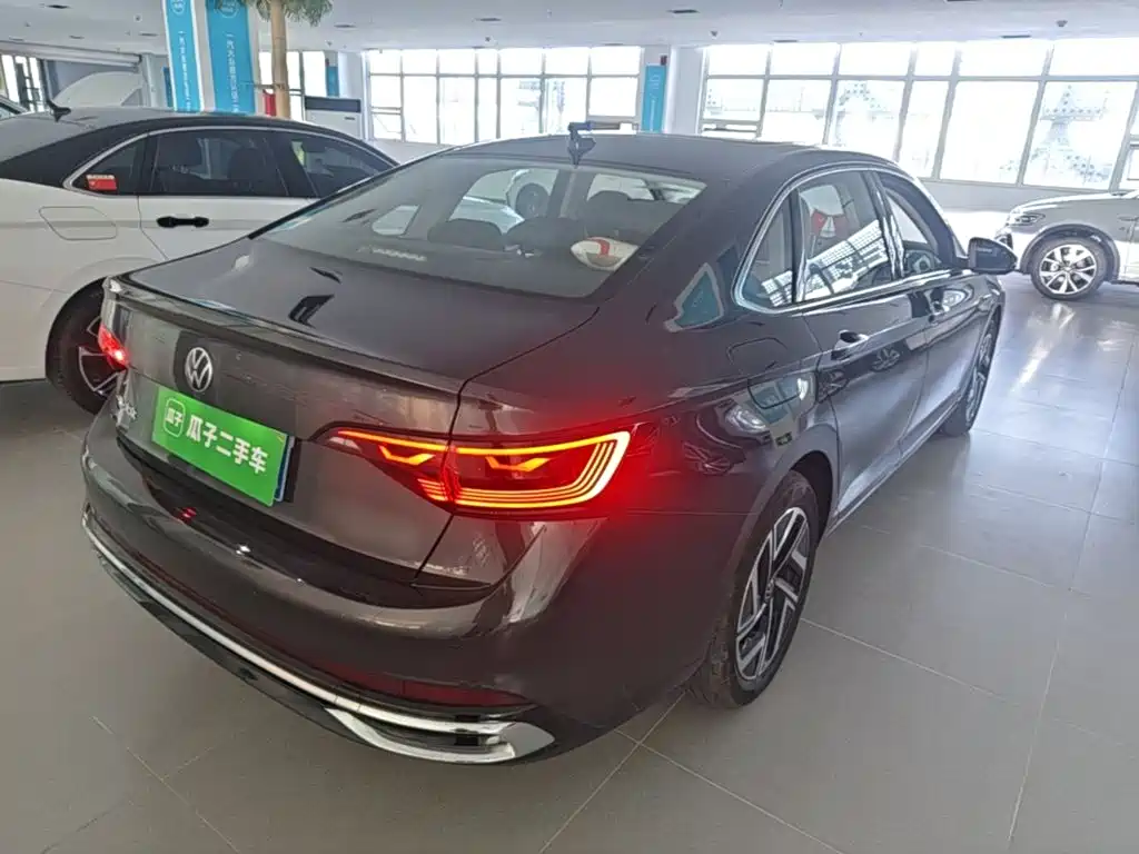 Volkswagen Sagitar — миниатюра 7