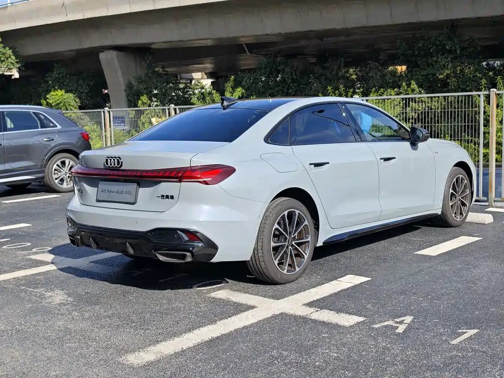 Audi Audi A5L — миниатюра 7