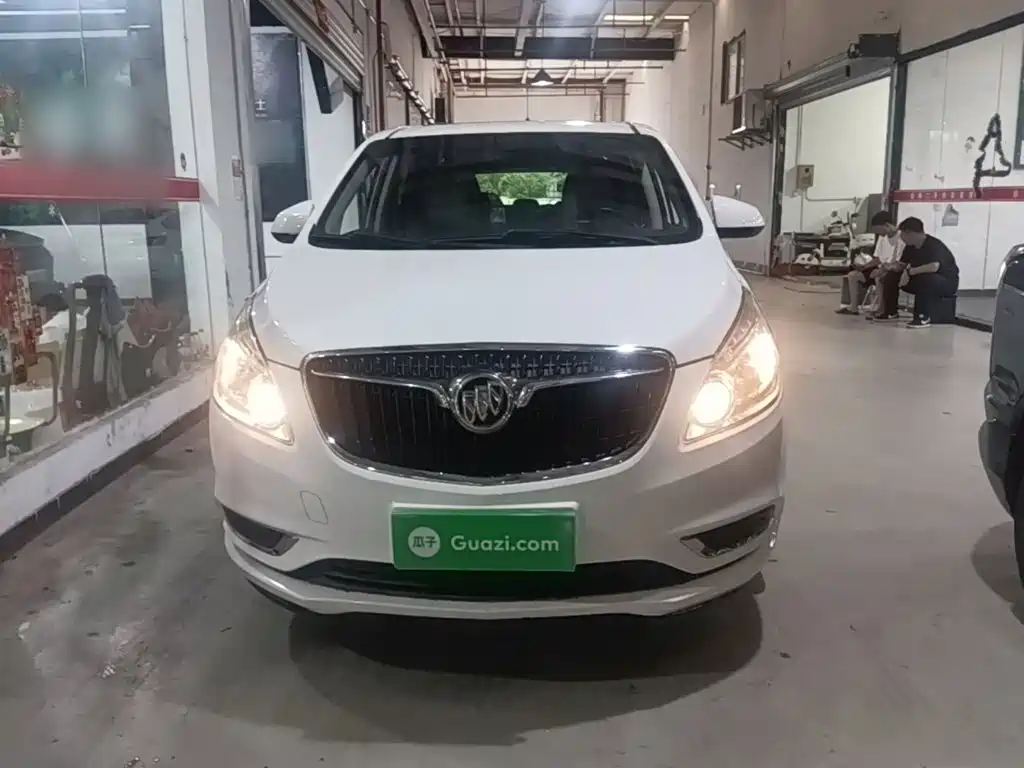 Buick GL8 — миниатюра 3