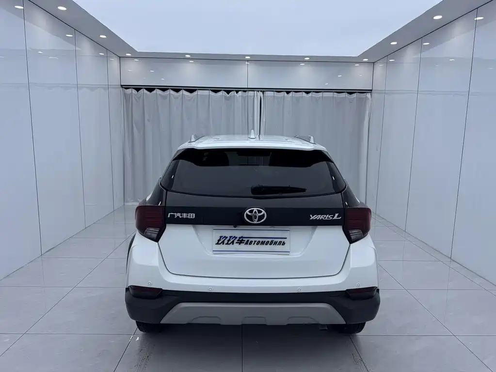 Toyota Yaris L — миниатюра 5