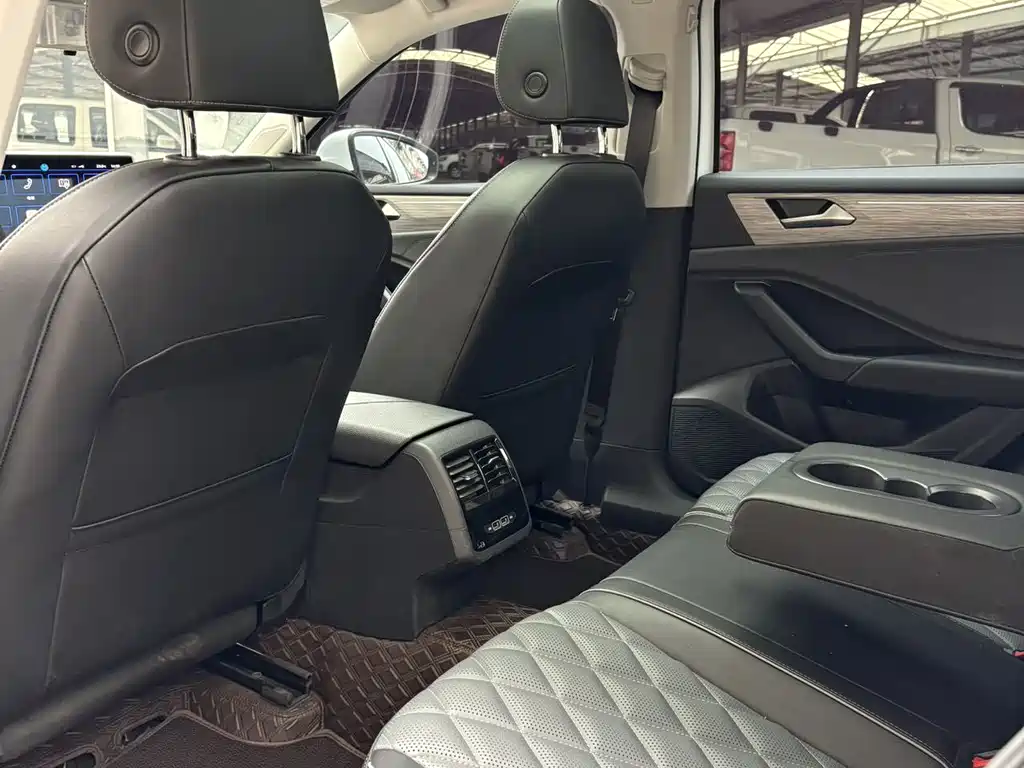 Volkswagen Sagitar 2024 300TSI DSG