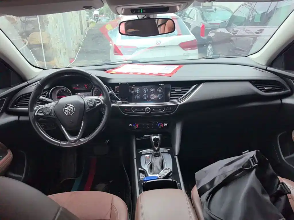 Buick Regal — миниатюра 10