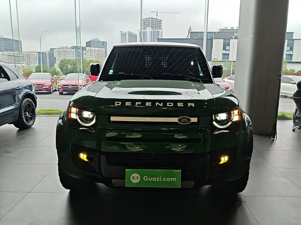 Land Rover Defender — миниатюра 3