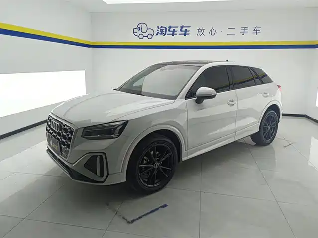 AUDI  Q2L