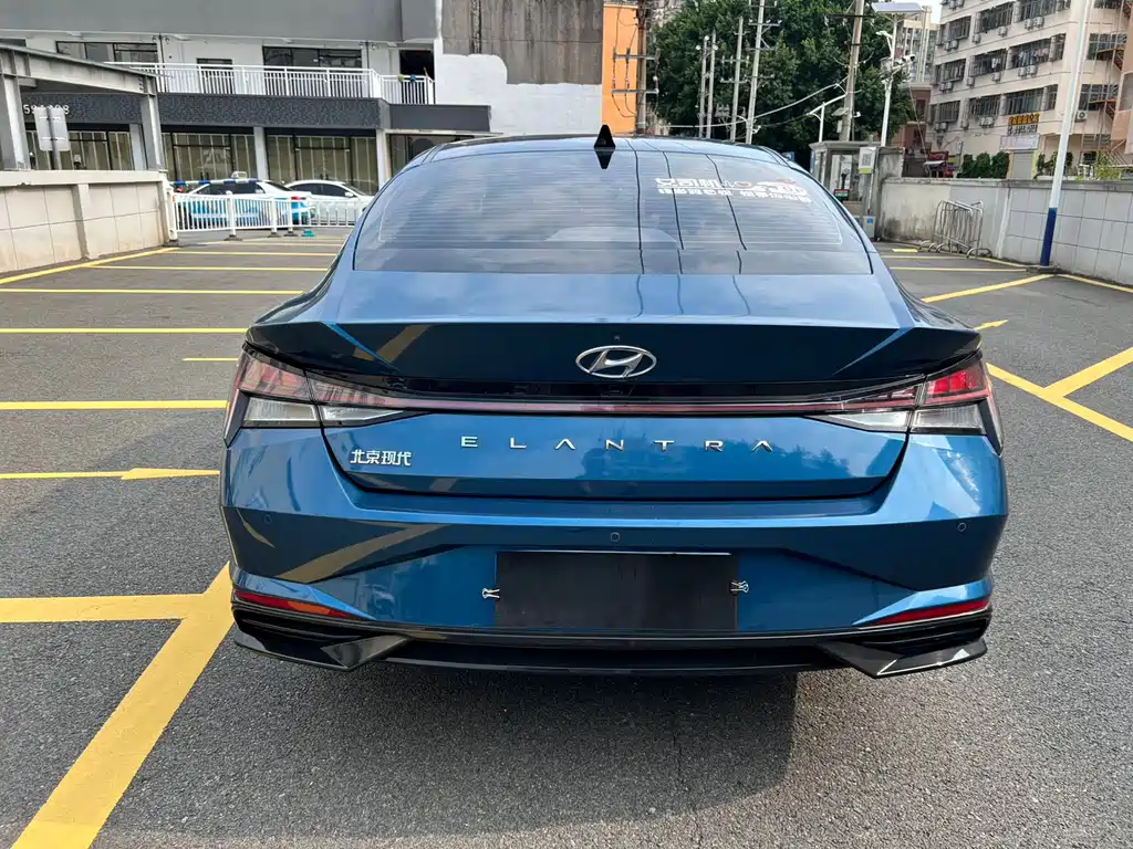 Hyundai Elantra — миниатюра 8