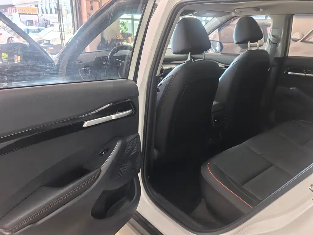 Kia Seltos — миниатюра 18