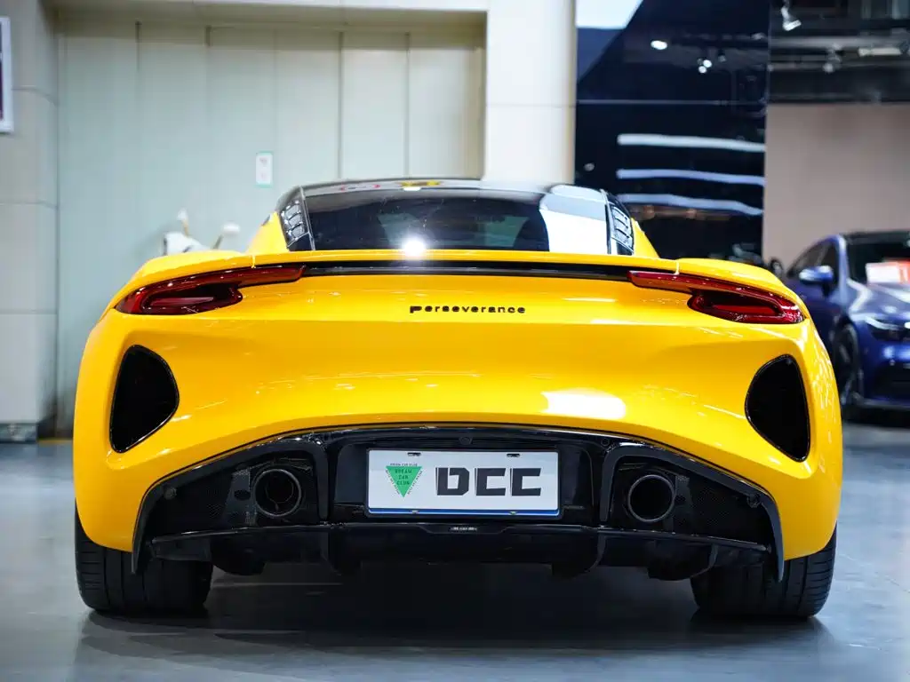 Lotus Emira — миниатюра 12