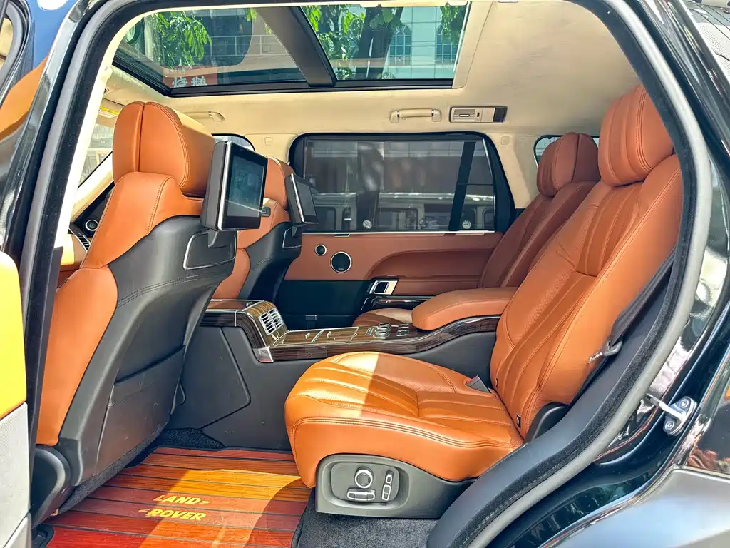 Land Rover Range Rover — миниатюра 8