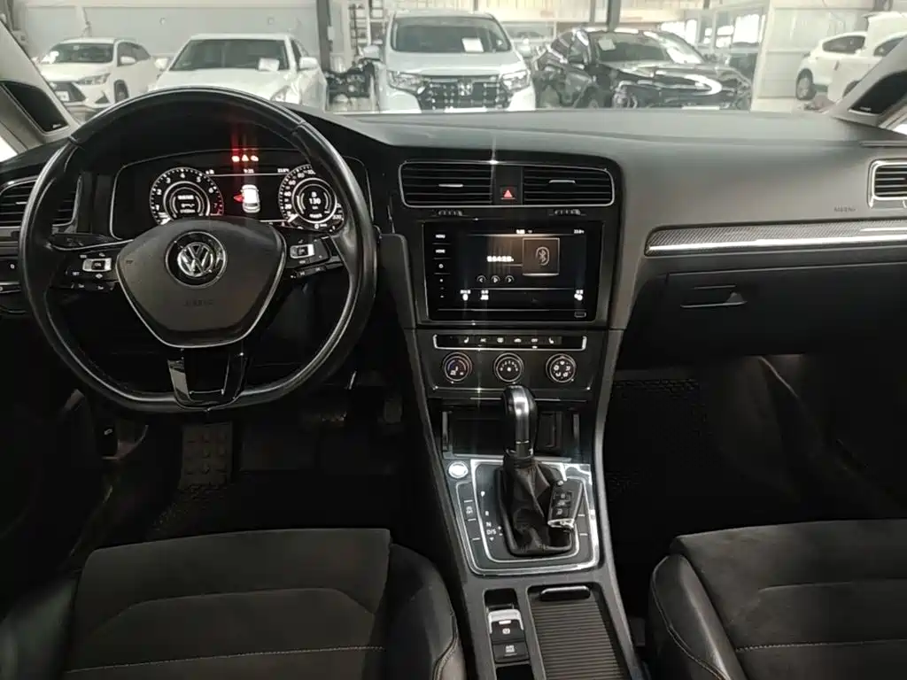 Volkswagen Golf — миниатюра 10