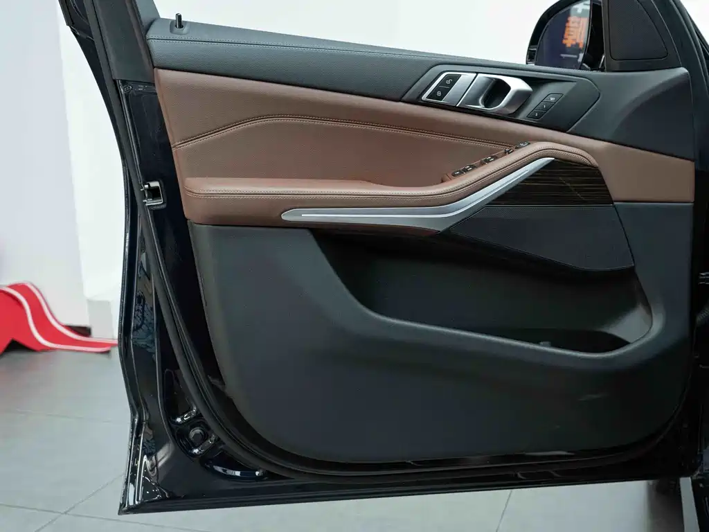 BMW X5 (Import) — миниатюра 10