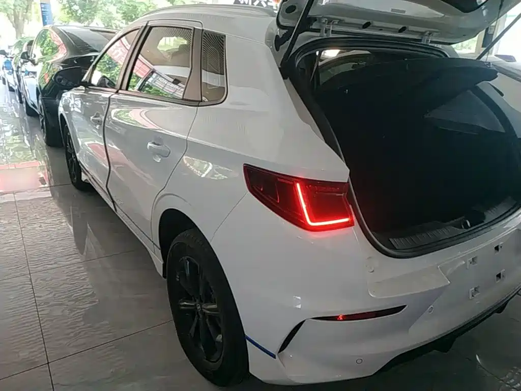 BYD e2 — миниатюра 5