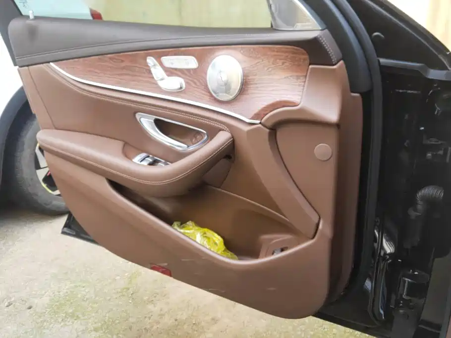 Mercedes-Benz E-Class — миниатюра 7