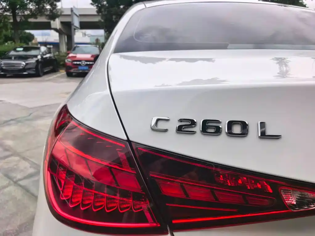 Mercedes-Benz C-Class — миниатюра 11