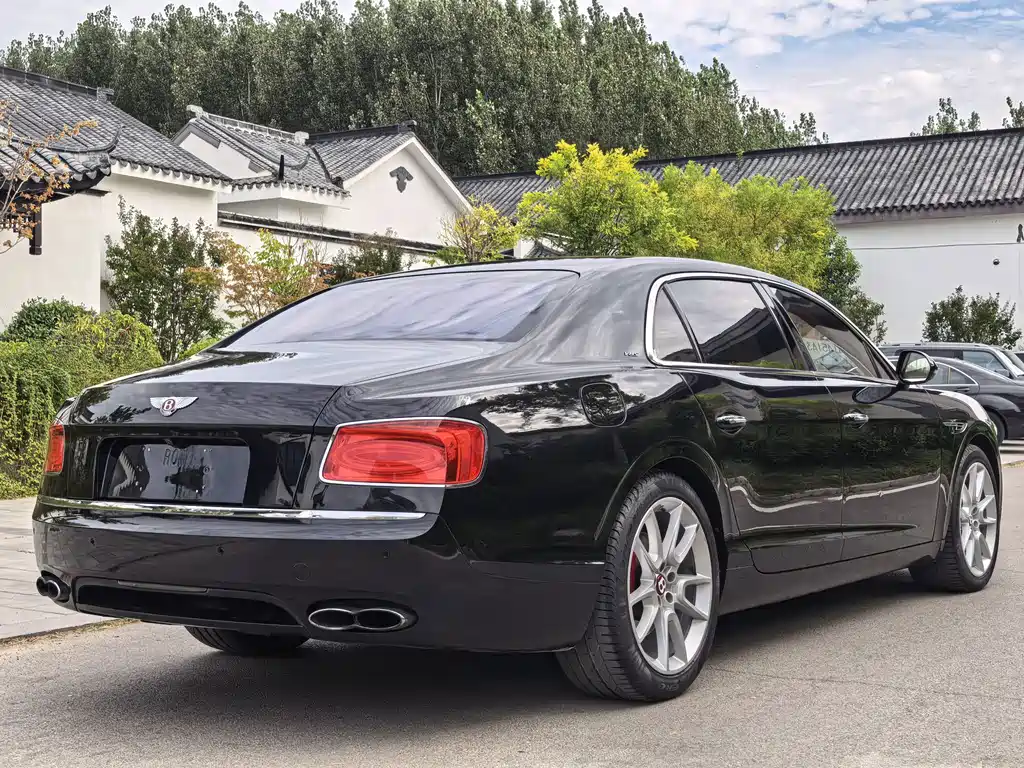 Bentley Flying Spur — миниатюра 12