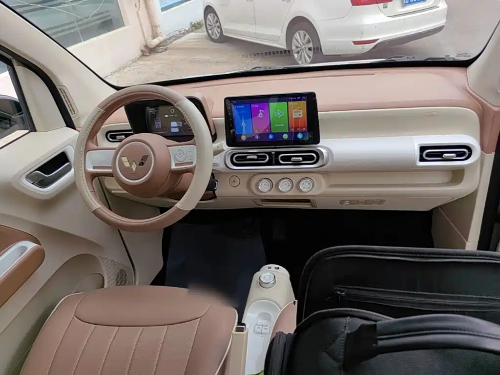 Wuling MINIEV — миниатюра 10