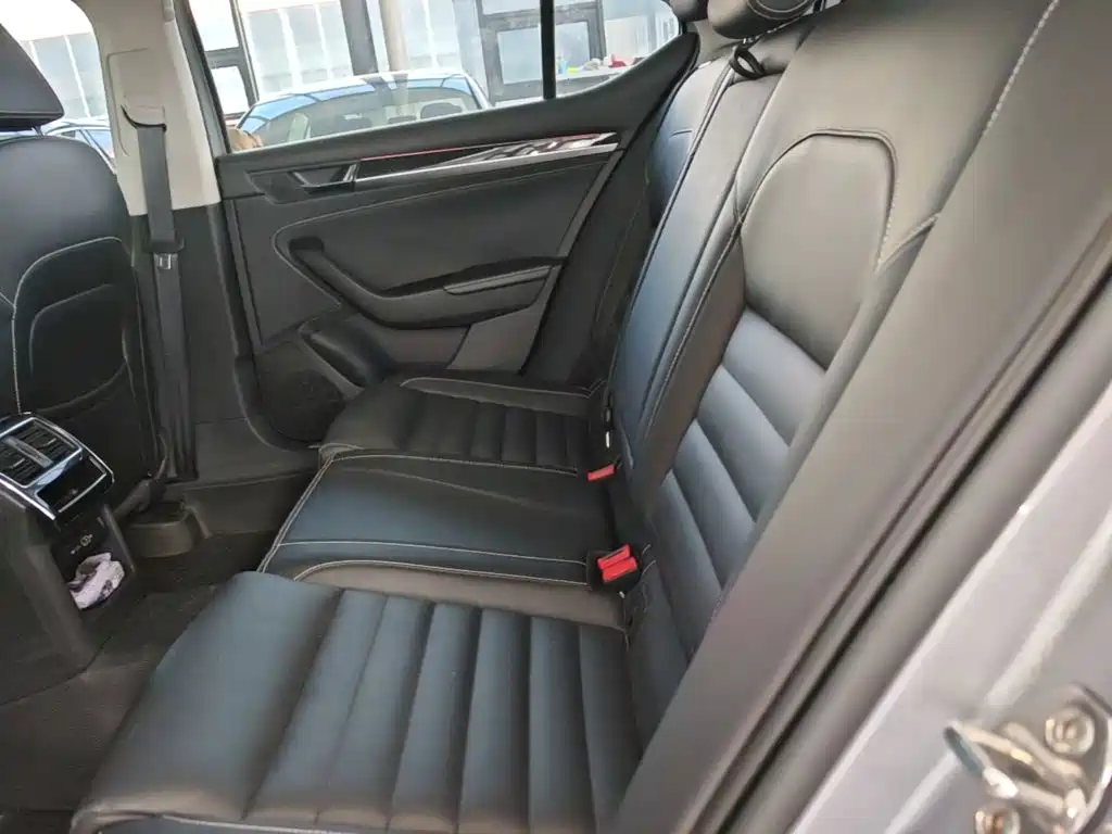 Skoda Superb — миниатюра 17