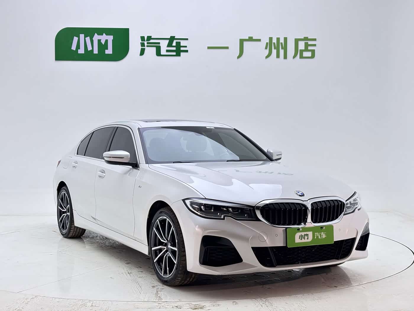 BMW 3 Series 2.0 л 2022 г. Белый, пробег 43000 км