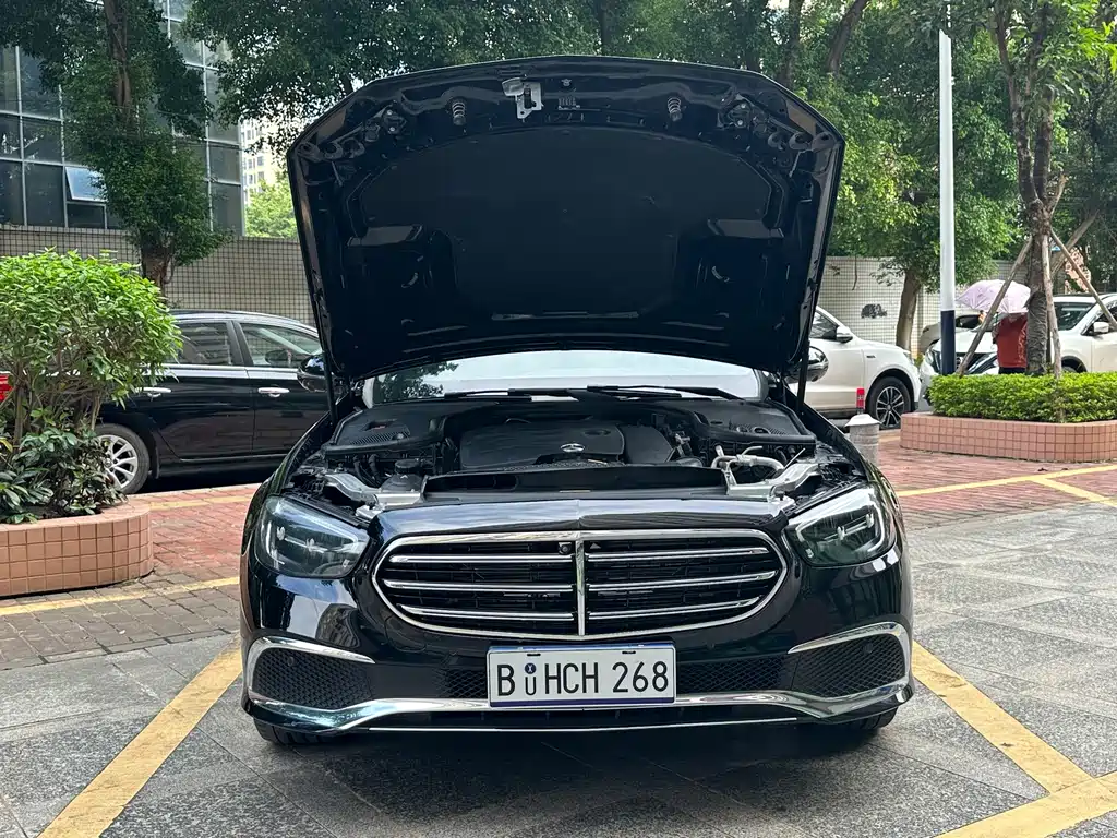 Mercedes-Benz E-Class — миниатюра 14