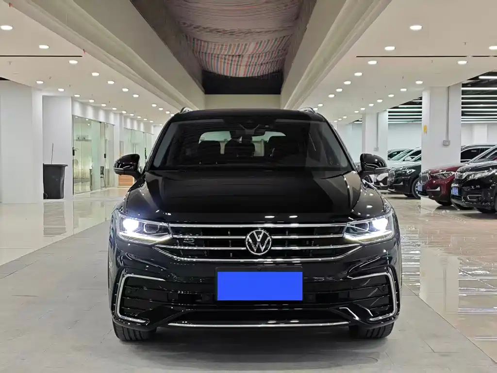Volkswagen Tiguan L — миниатюра 2
