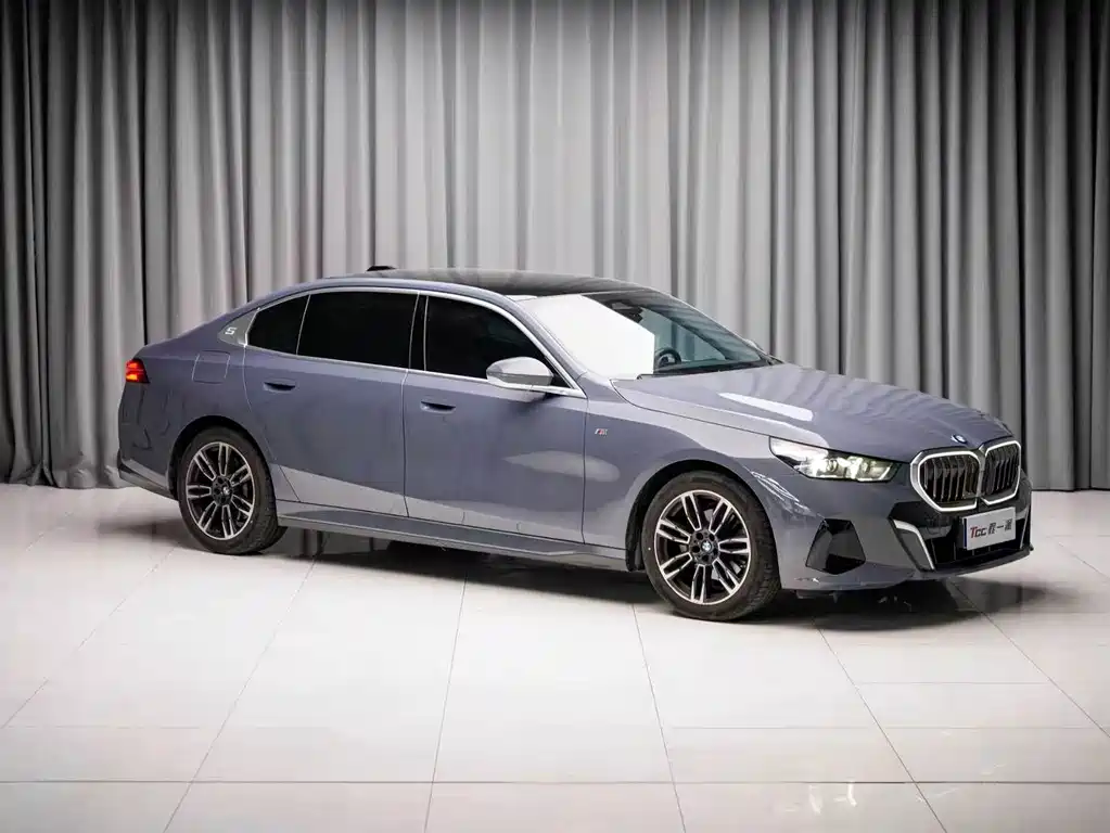 BMW 5 Series — миниатюра 3