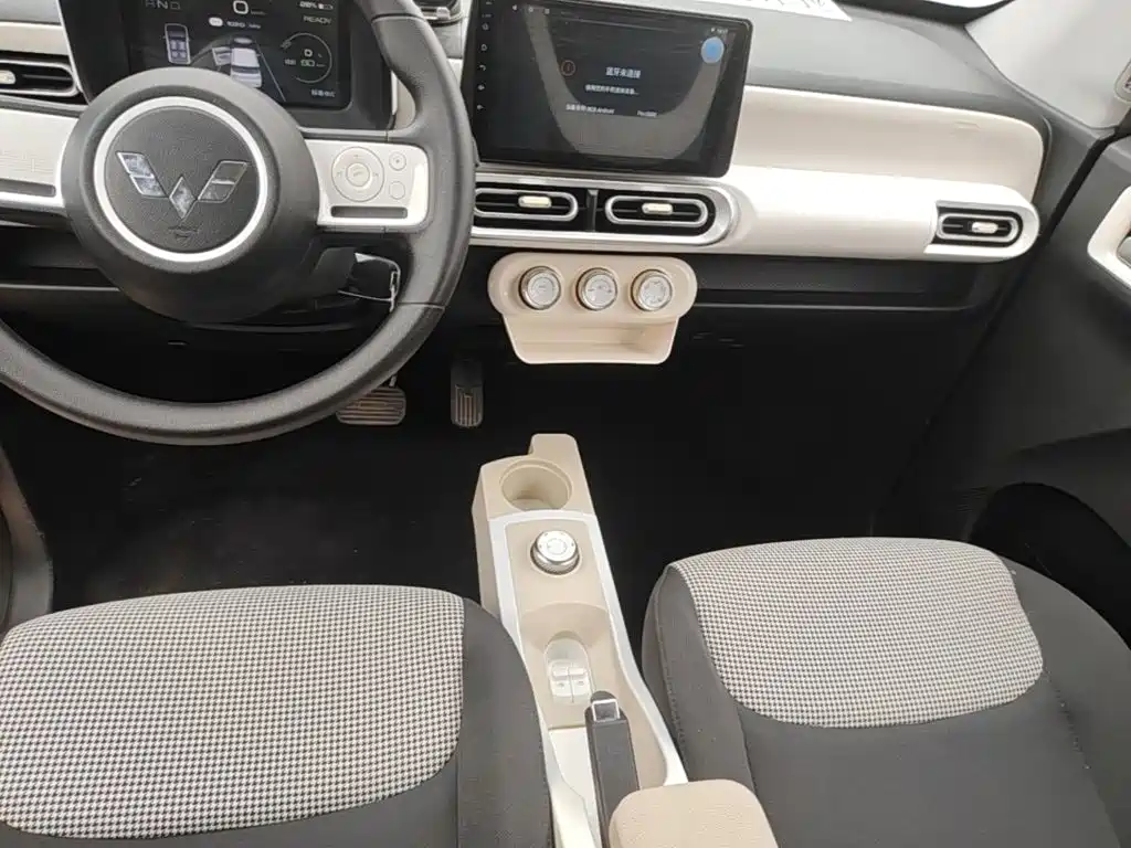 Wuling MINIEV — миниатюра 13