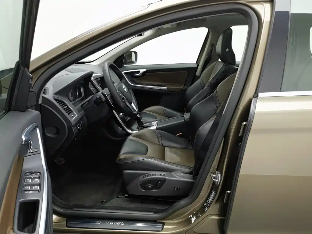 Volvo XC60 — миниатюра 10