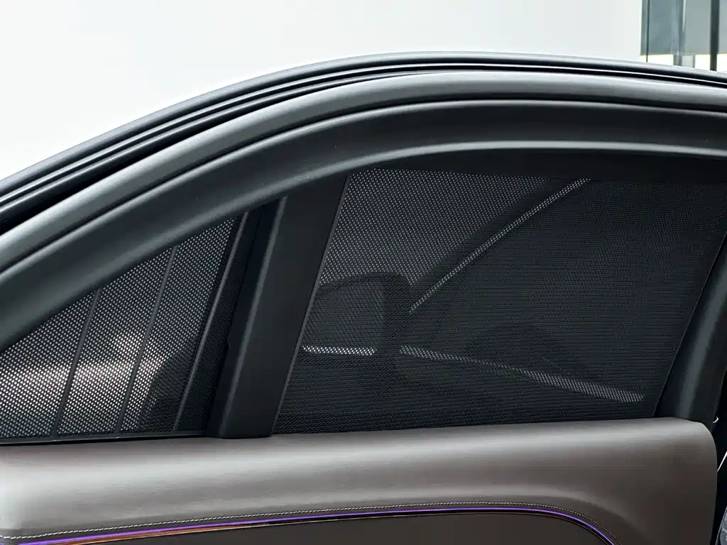 Bentley Flying Spur — миниатюра 25