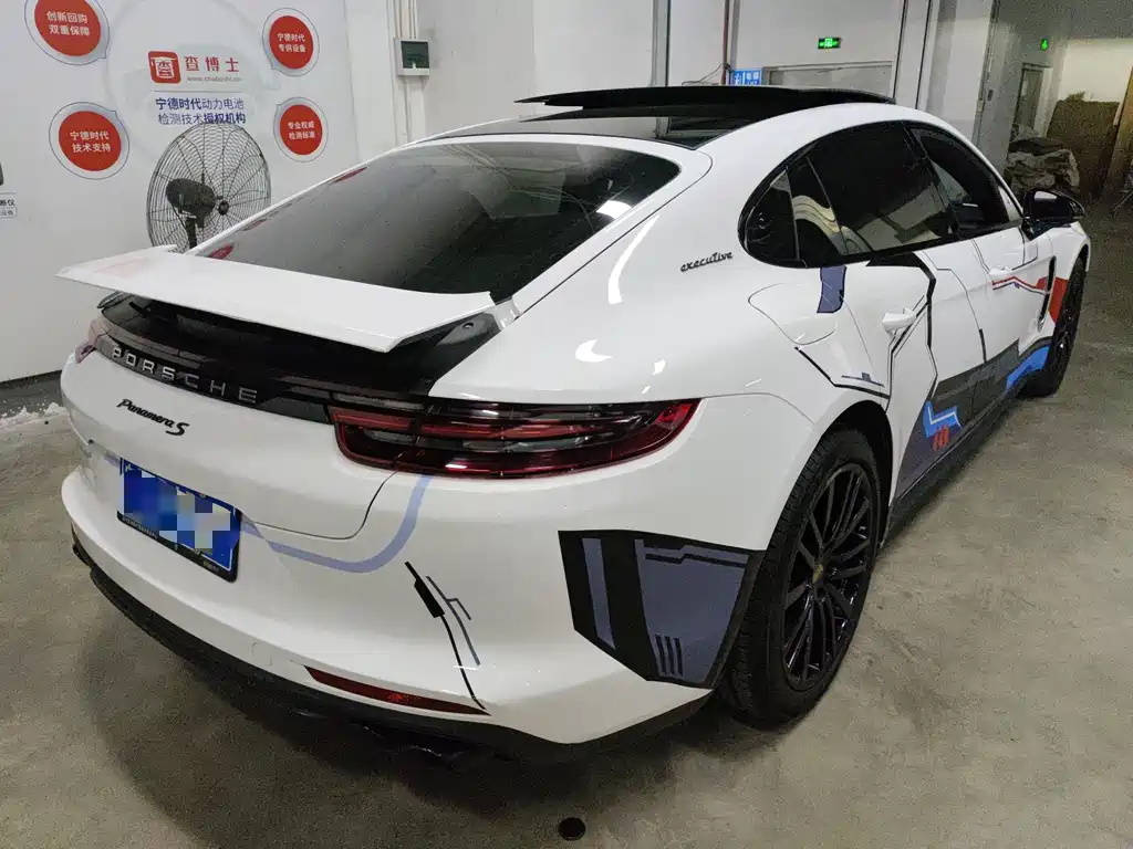 Porsche Panamera — миниатюра 2