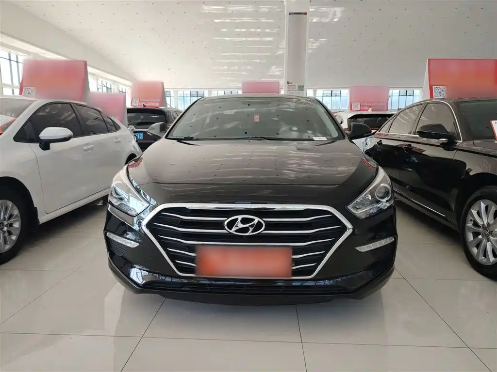 Hyundai Mistra 2017 1.6T AT GLS V
