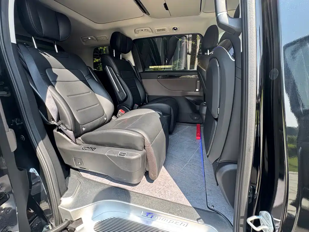 GAC Motor 传祺E8 PHEV — миниатюра 14