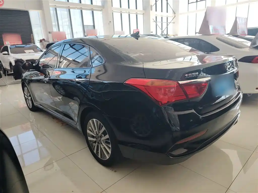 Hyundai Mistra 2017 1.6T AT GLS V