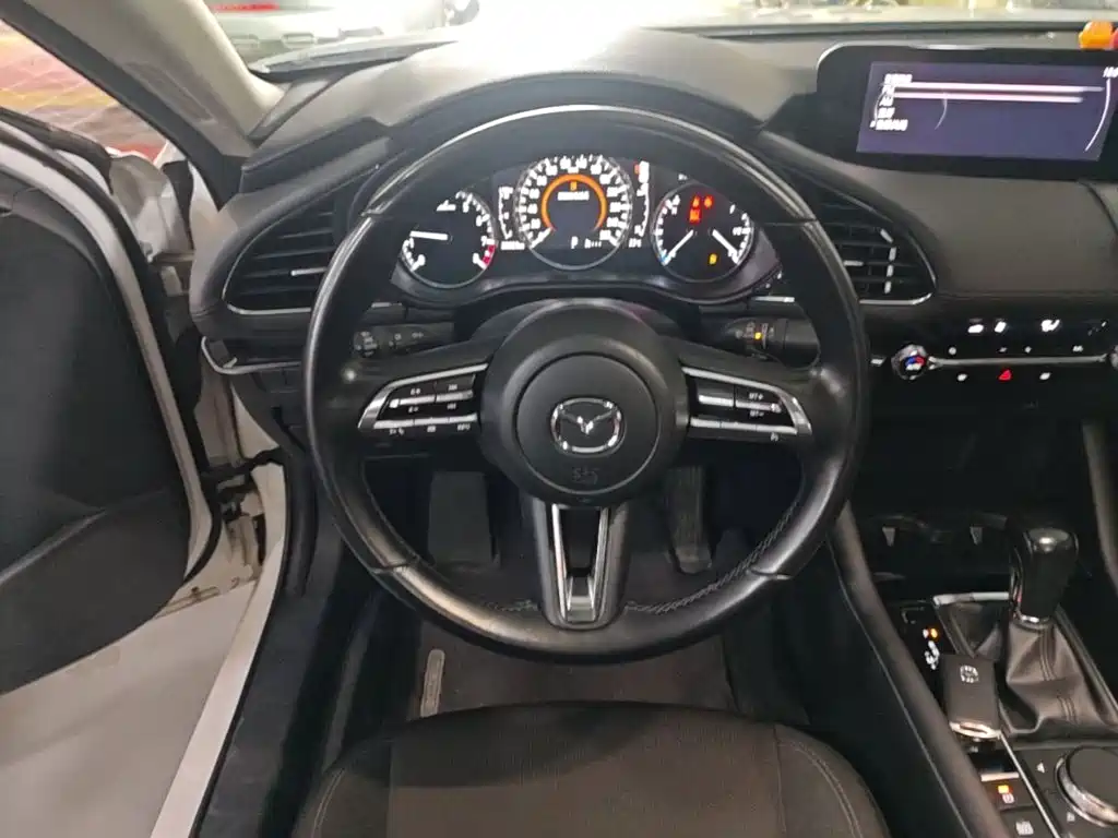 Mazda 3 Axela — миниатюра 11