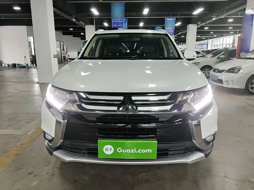 Mitsubishi Outlander — миниатюра 3
