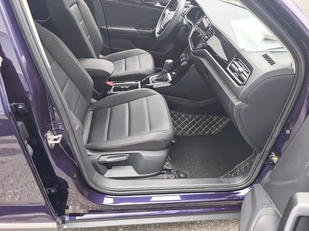 Volkswagen T-Roc — миниатюра 9