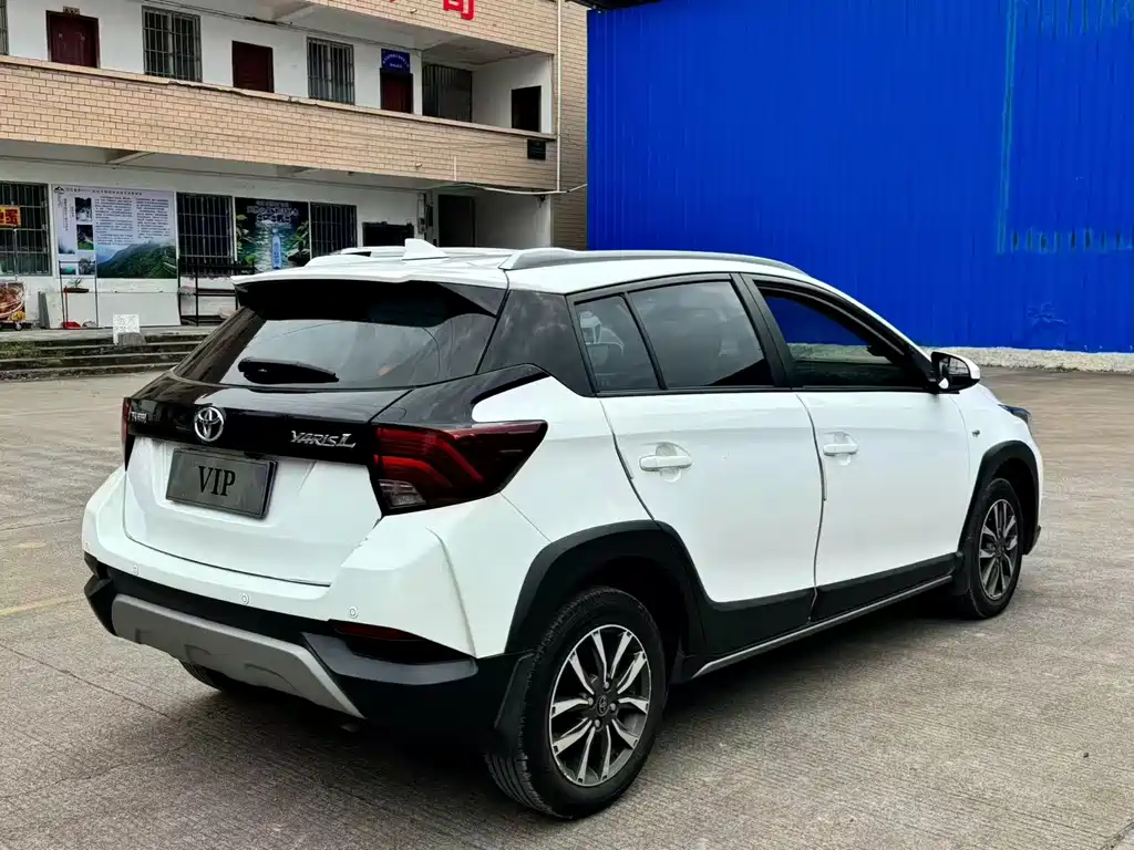 Toyota Yaris L — миниатюра 5