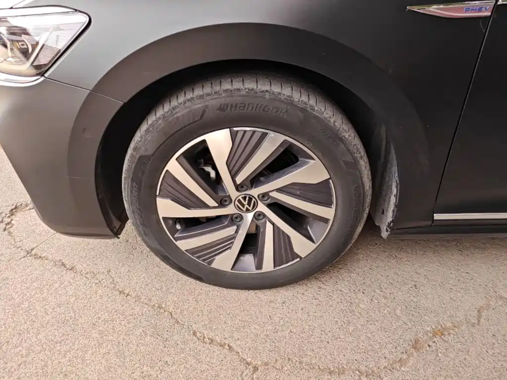 Volkswagen Passat PHEV — миниатюра 23