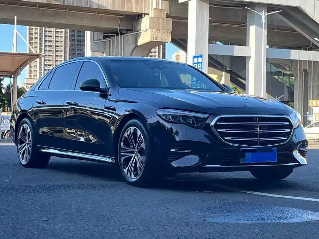 Mercedes-Benz E-Class — миниатюра 3
