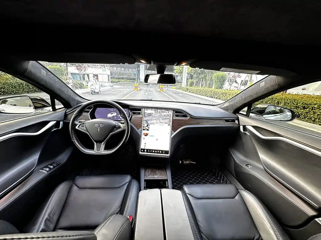 Tesla Model S — миниатюра 16