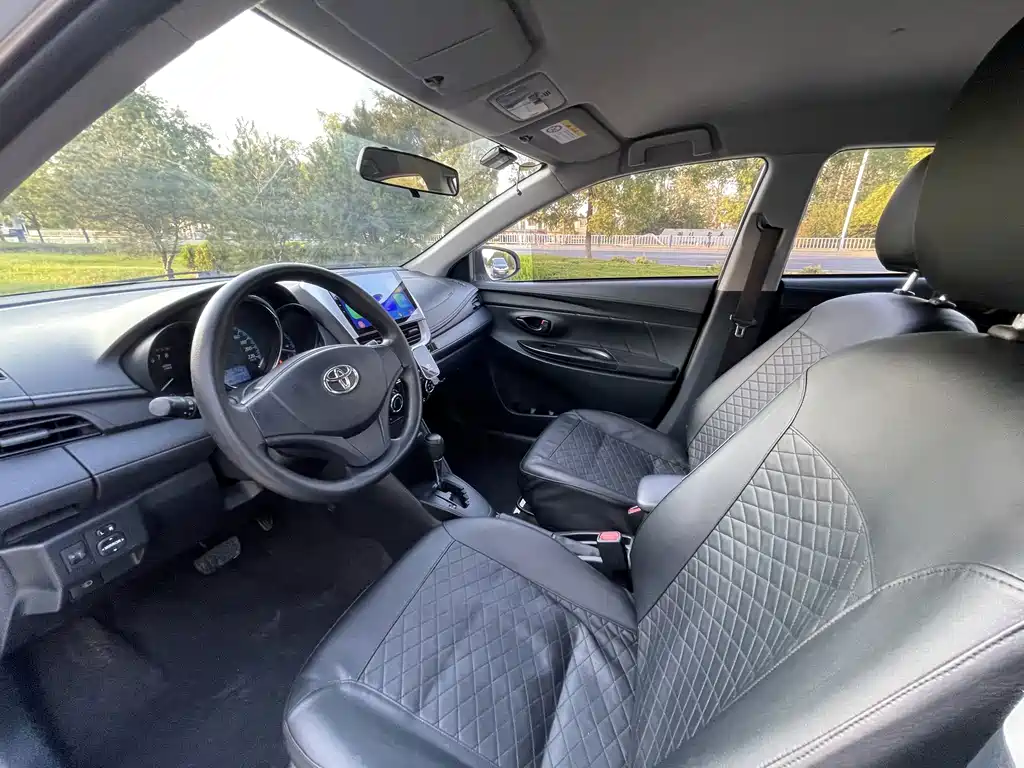 Toyota Yaris L — миниатюра 8