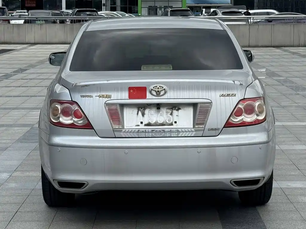 Toyota Reiz — миниатюра 10