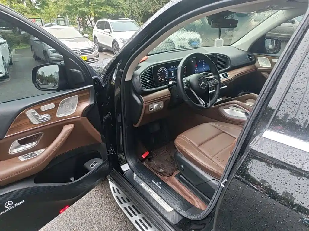 Mercedes-Benz GLE (Import) — миниатюра 16