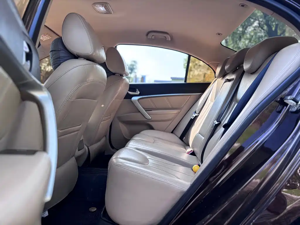 Geely Emgrand — миниатюра 10
