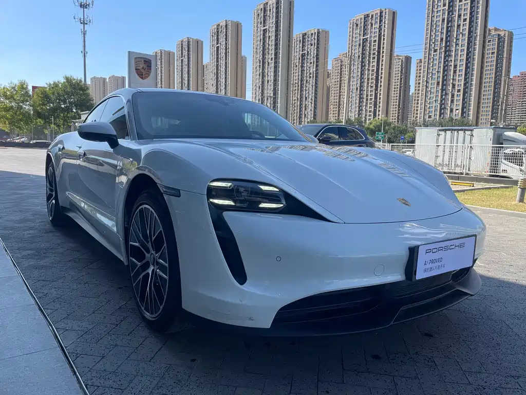 Porsche Taycan — миниатюра 3