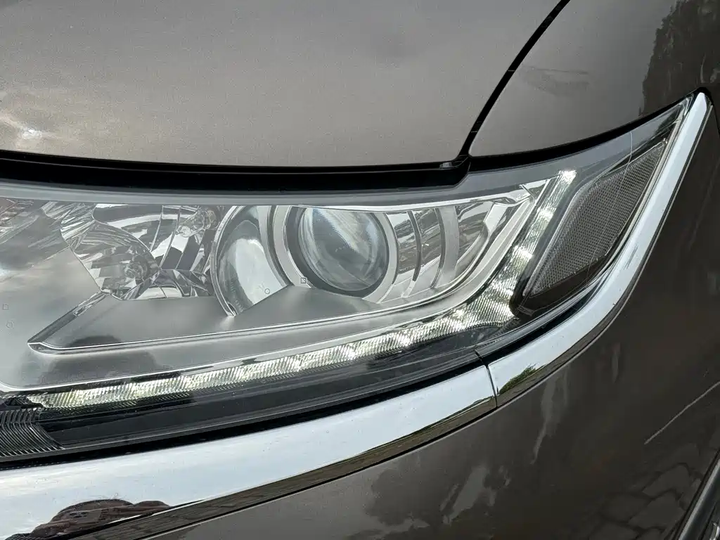 Mitsubishi Outlander — миниатюра 12