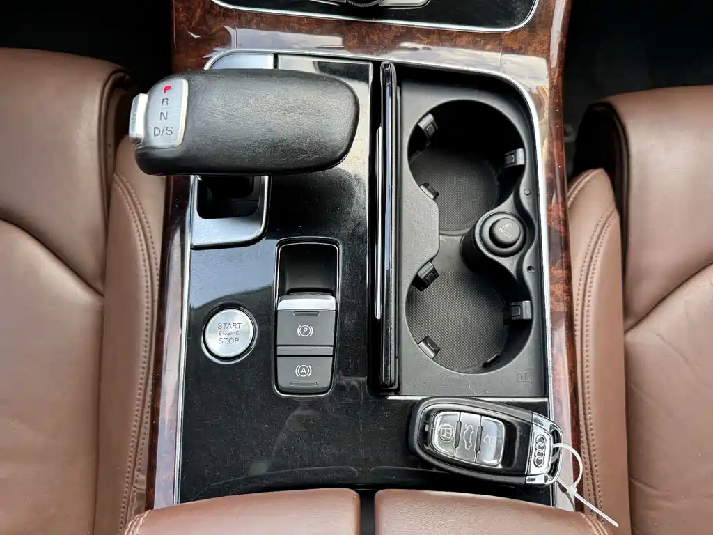 Audi A8 — миниатюра 8